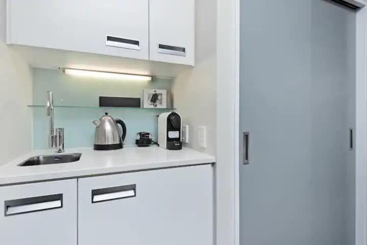 Luxury Lakeview 2 Bedroom Apartment 퀸즈타운 외부 사진