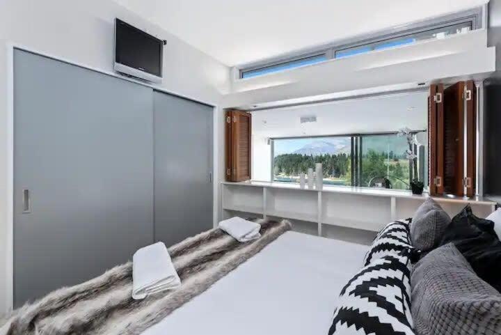 Luxury Lakeview 2 Bedroom Apartment 퀸즈타운 외부 사진