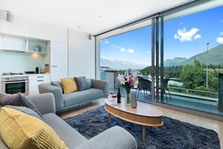 Luxury Lakeview 2 Bedroom Apartment 퀸즈타운 외부 사진